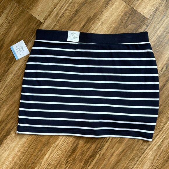 Croft & Barrow Mid-Rise Navy Striped Knot Skort Size XXL NWT - Picture 6 of 6